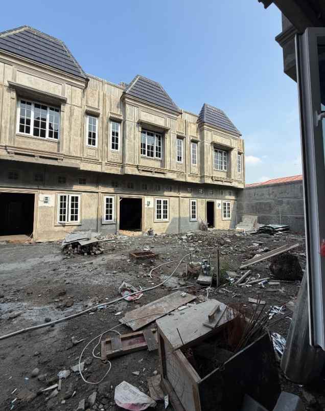 dijual villa jalan sei batu gingging