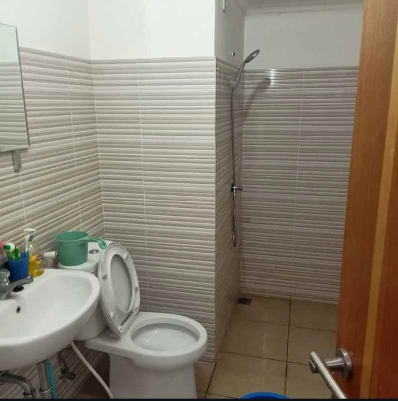 disewakan apartemen dukuh pakis