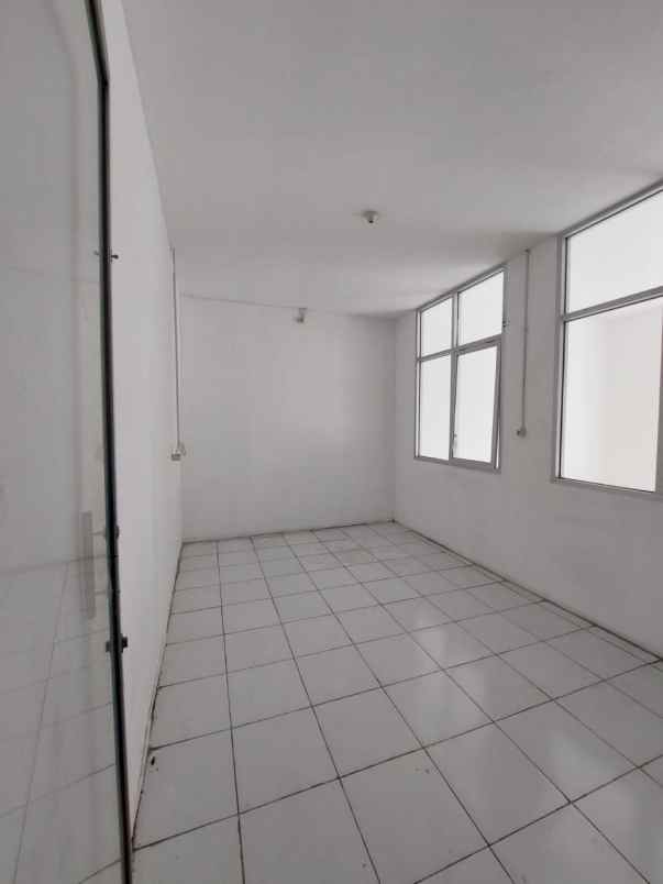 disewakan gudang di jember