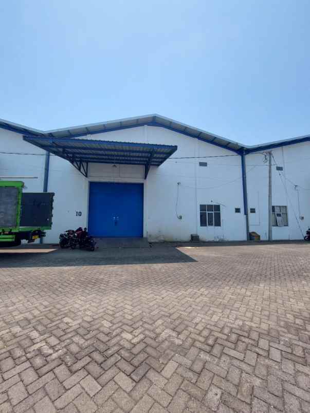 disewakan gudang di jember