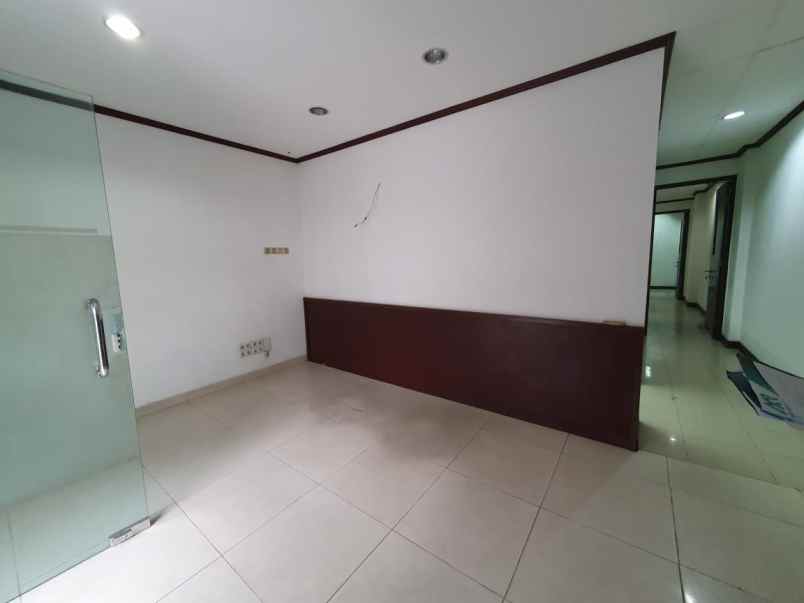 disewakan ruko roxy mas kondisi rapih