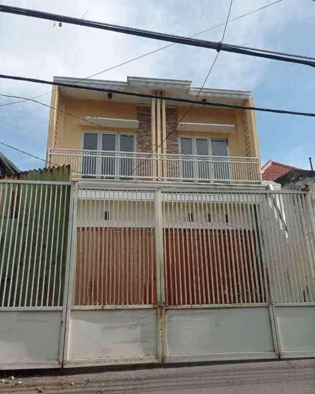 disewakan rumah 2 lantai lokasi di kalibok