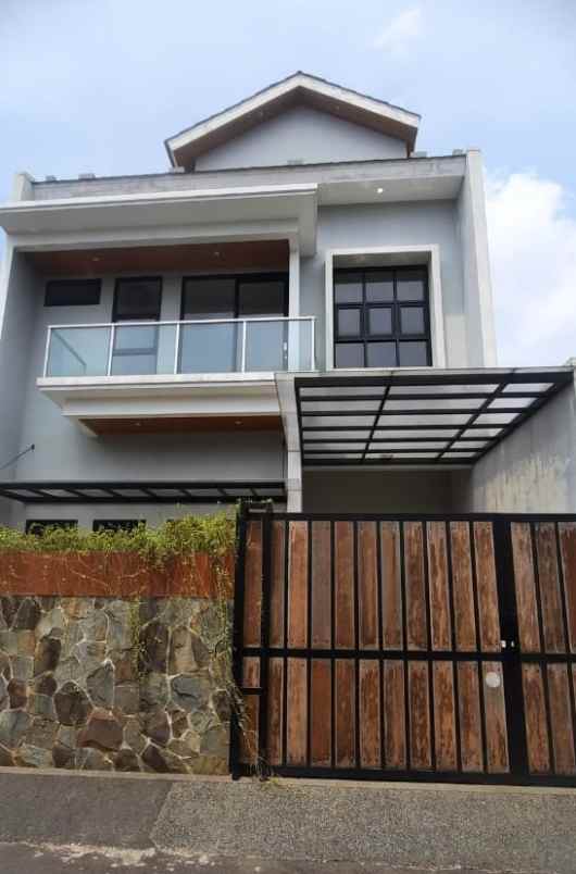 disewakan rumah 3 lantai di pondok bambu jakarta timur