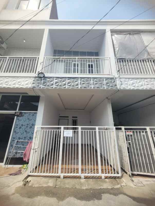 disewakan rumah jl melati kelapa dua wetan