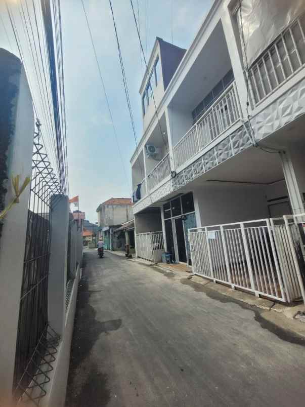 disewakan rumah jl melati kelapa dua wetan