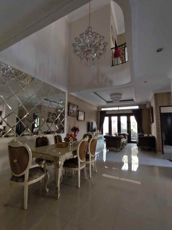 disewakan rumah jl merapi