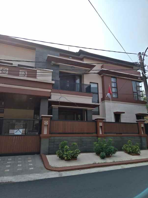 disewakan rumah jl merapi