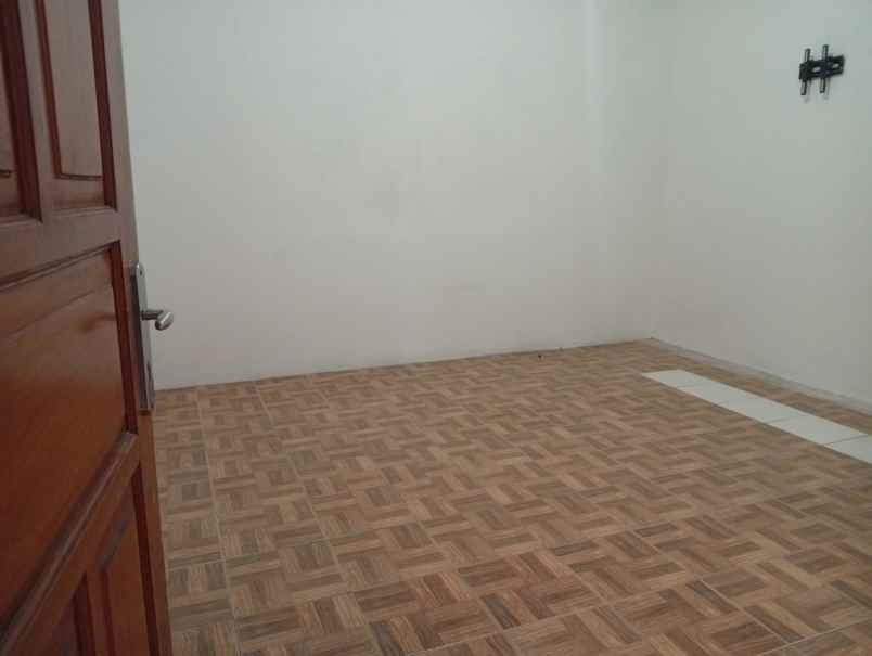 disewakan rumah perumahan pondok pekayon indah