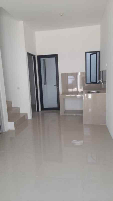 disewakan rumah regency one babatan pantai