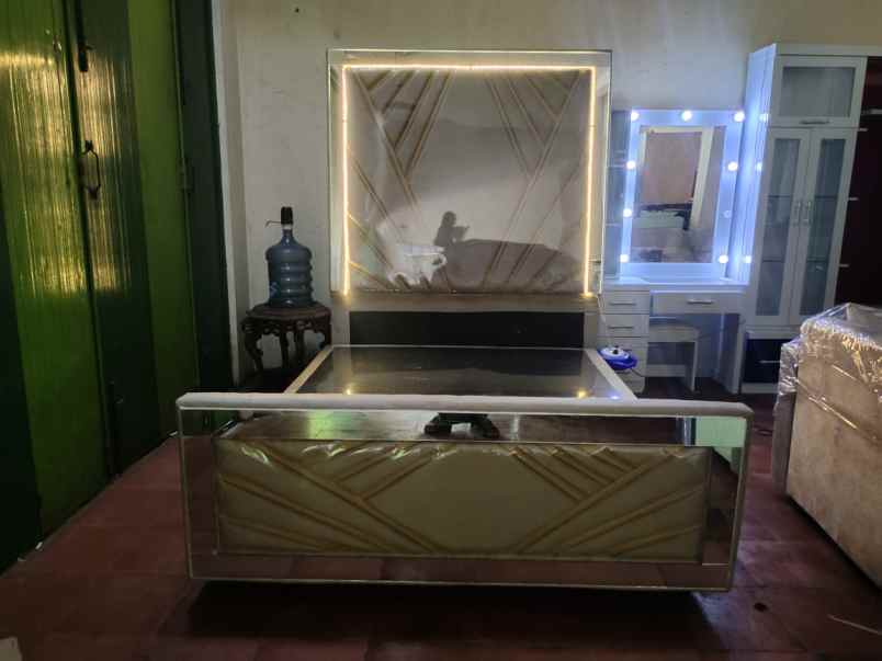 jual dipan full bludru