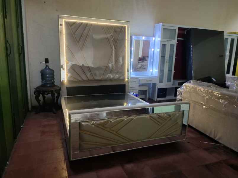 jual dipan full bludru