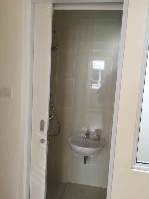 jual rumah amarillo village paramount serpong