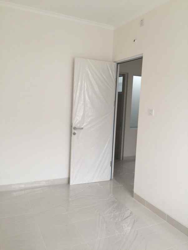 jual rumah amarillo village paramount serpong