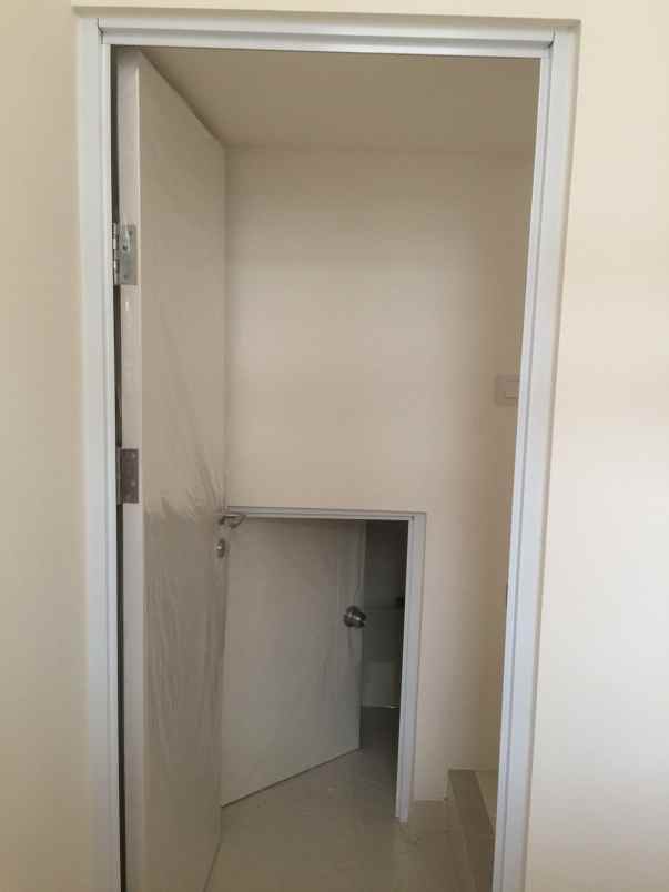 jual rumah amarillo village paramount serpong