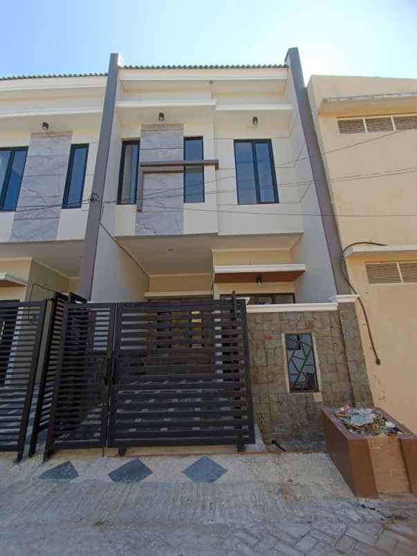 mulyosari cuma 1 2 m an rumah baru lingkungan nyaman