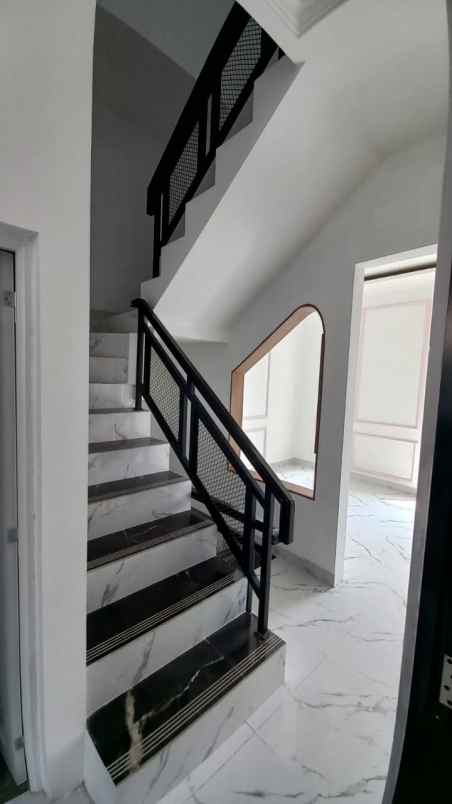 rumah 2 3 lantai jakarta selatan harga 1 3 milyaran