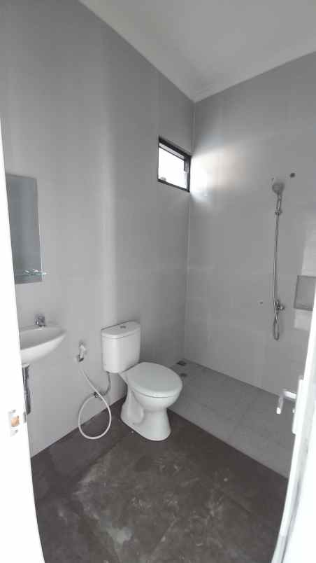 rumah 2 3 lantai jakarta selatan harga 1 3 milyaran