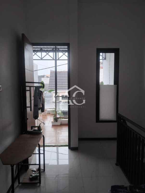 rumah 2 lantai baru ditempati di tasikmadu malang