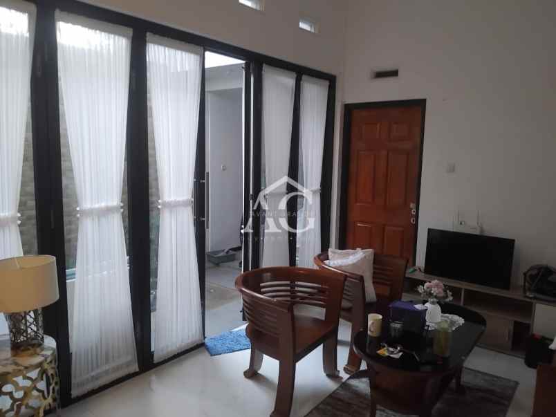 rumah 2 lantai baru ditempati di tasikmadu malang