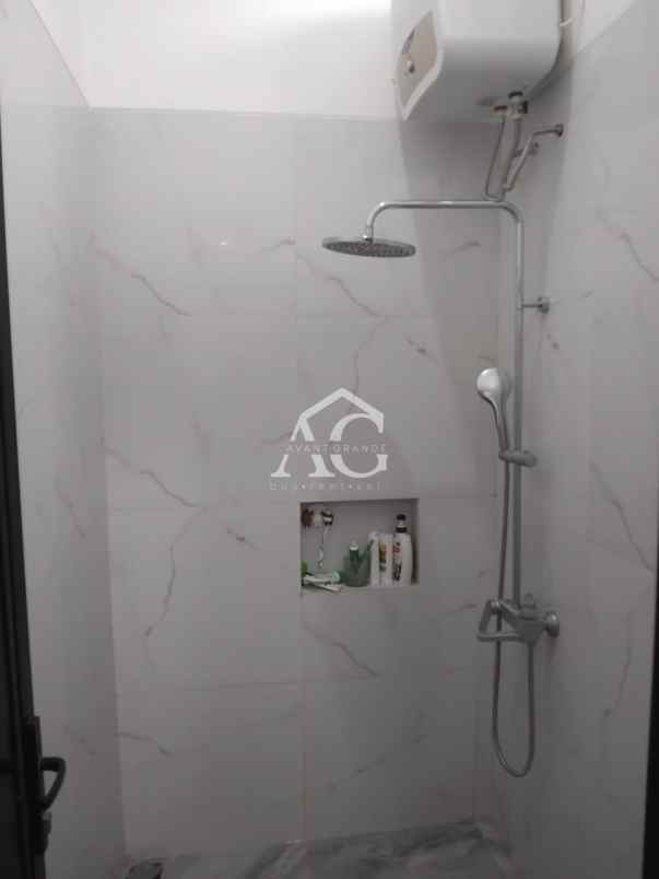 rumah 2 lantai baru ditempati di tasikmadu malang