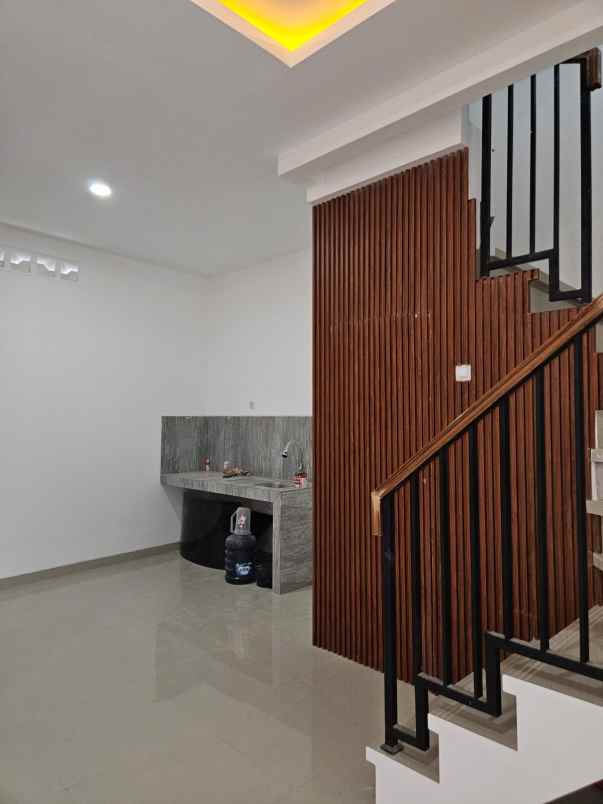 rumah 2 lantai free biaya all in jatiasih bekasi