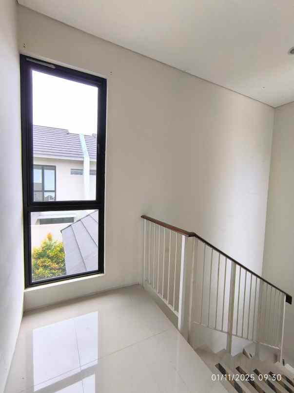 rumah 2 lantai northwest lake citraland surabaya barat