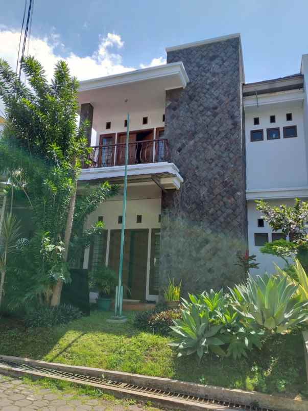 rumah asri di kota pusat kota bandung