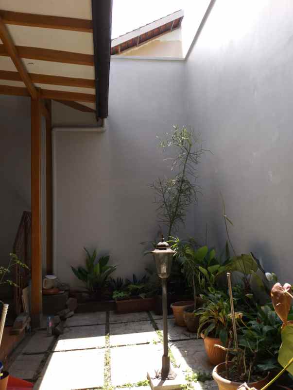 rumah asri di kota pusat kota bandung