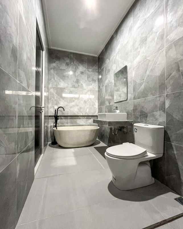 rumah baru 2 lantai siap huni dalam cluster graha raya