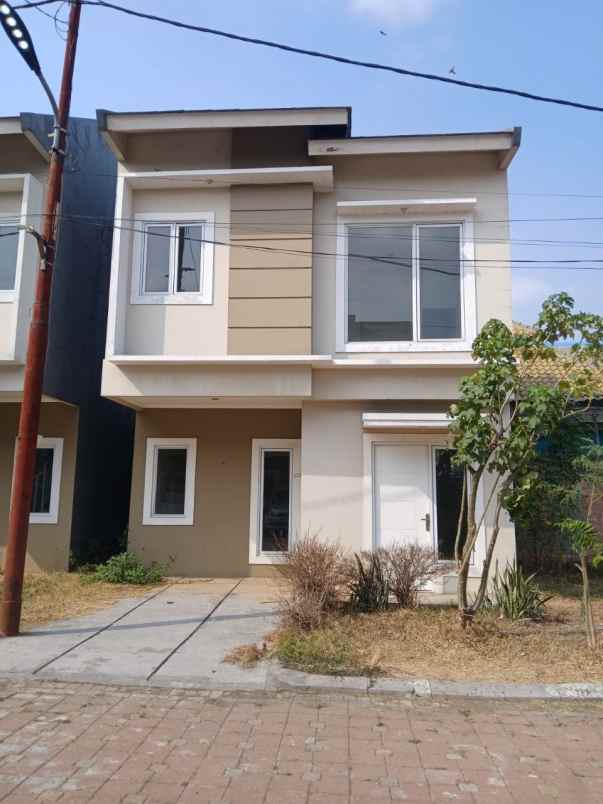 rumah baru 2 lt dekat bandara soekarno hatta tangerang