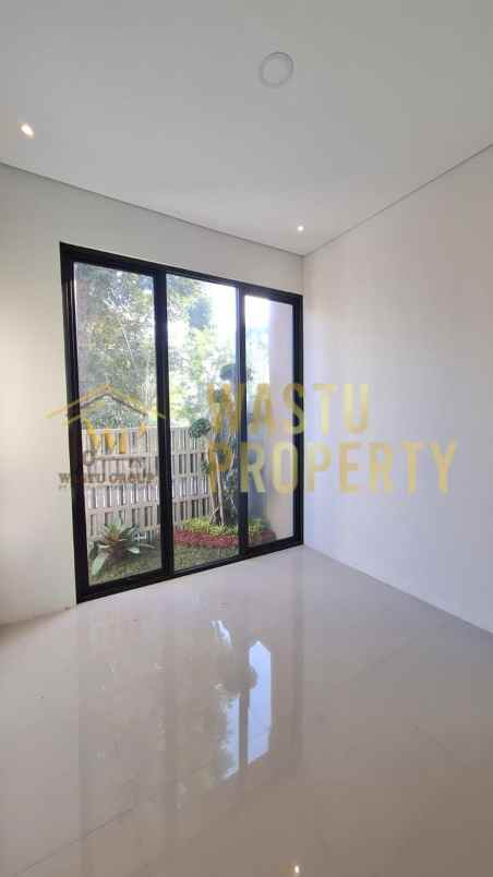 rumah cantik siap huni dekat ring road maguwoharjo