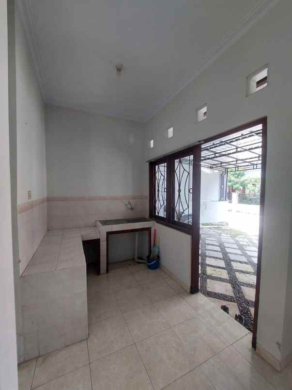 rumah dalam perumahan strategis di seturan