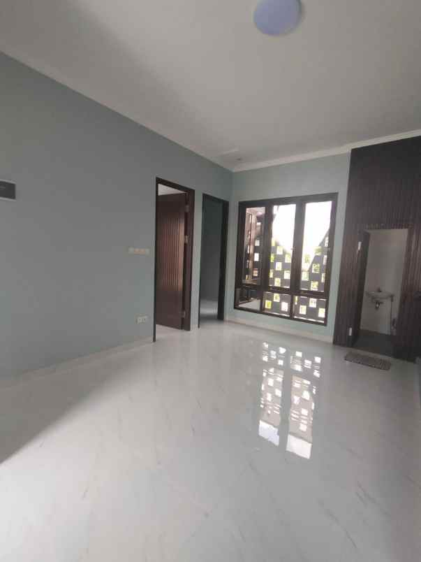 rumah dijual 2 lantai di rangkapan jaya depok