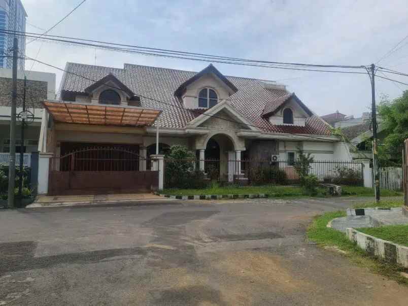 rumah full furnished dharmahusada indah selatan