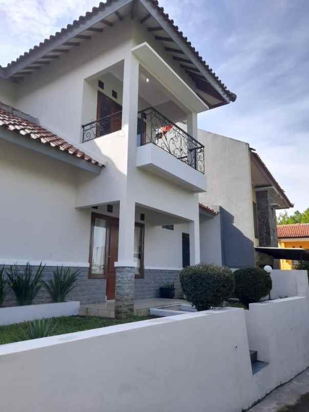 rumah komp bumi sariwangi row jalan lebar hook