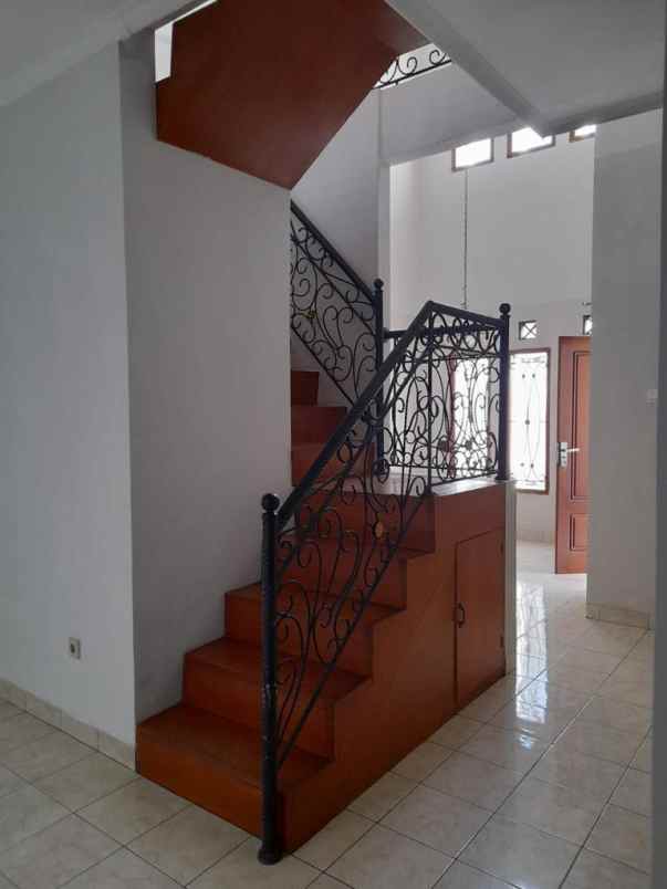 rumah komp bumi sariwangi row jalan lebar hook