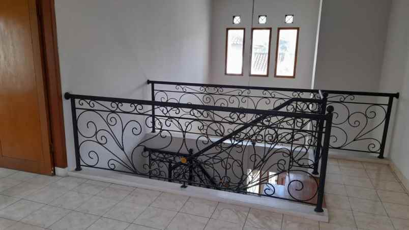 rumah komp bumi sariwangi row jalan lebar hook