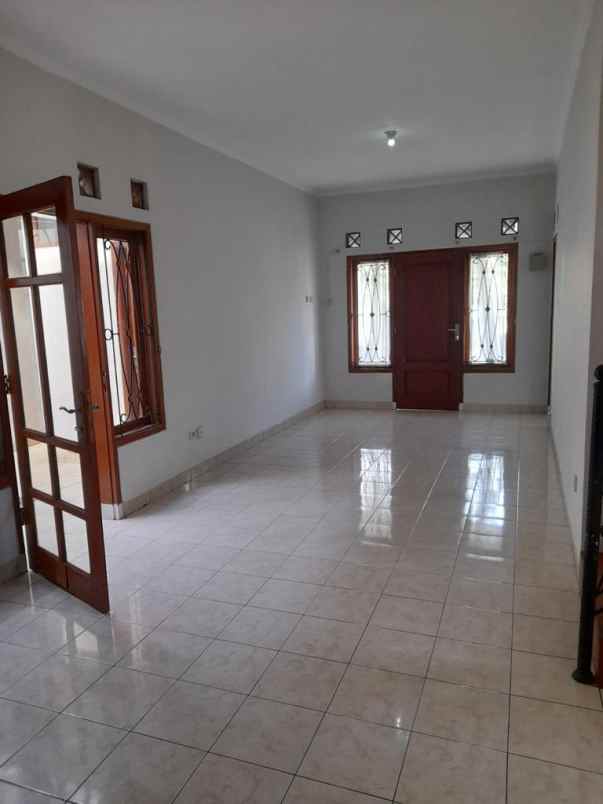 rumah komp bumi sariwangi row jalan lebar hook