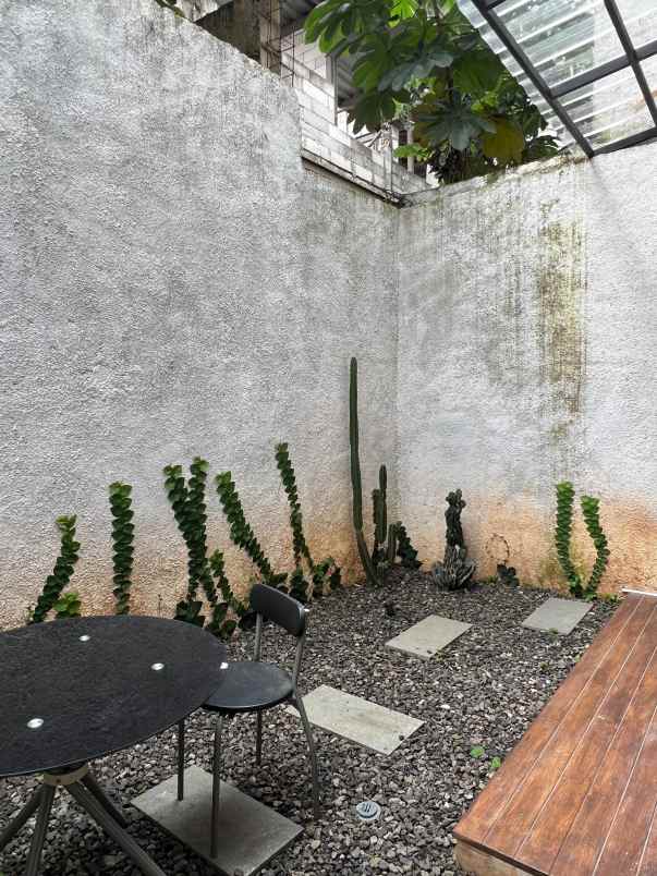 rumah mewah 3 lantai di cipayung jakarta timur