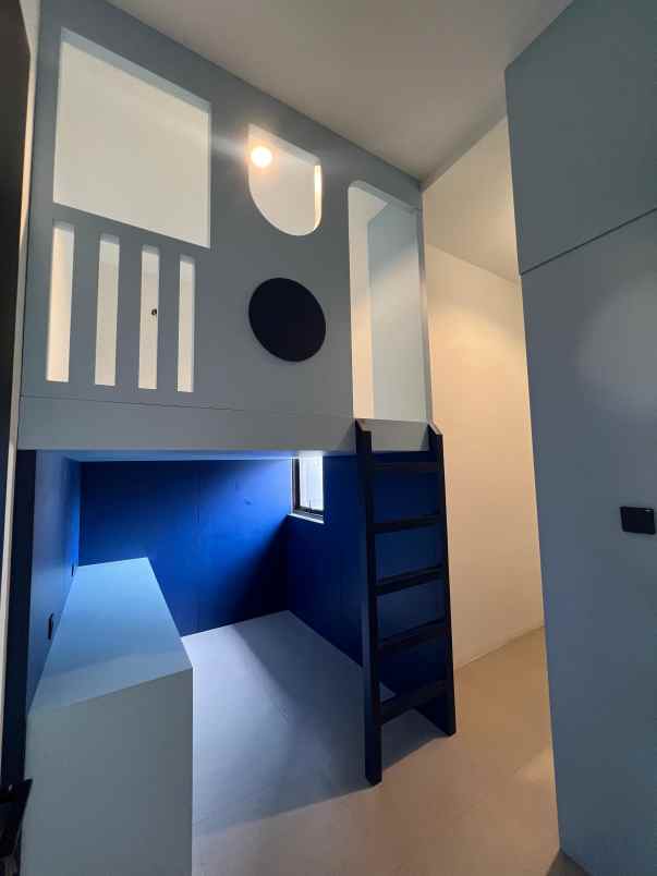 rumah mewah 3 lantai di cipayung jakarta timur