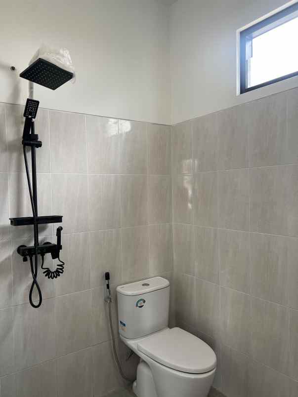 rumah mewah 3 lantai di cipayung jakarta timur