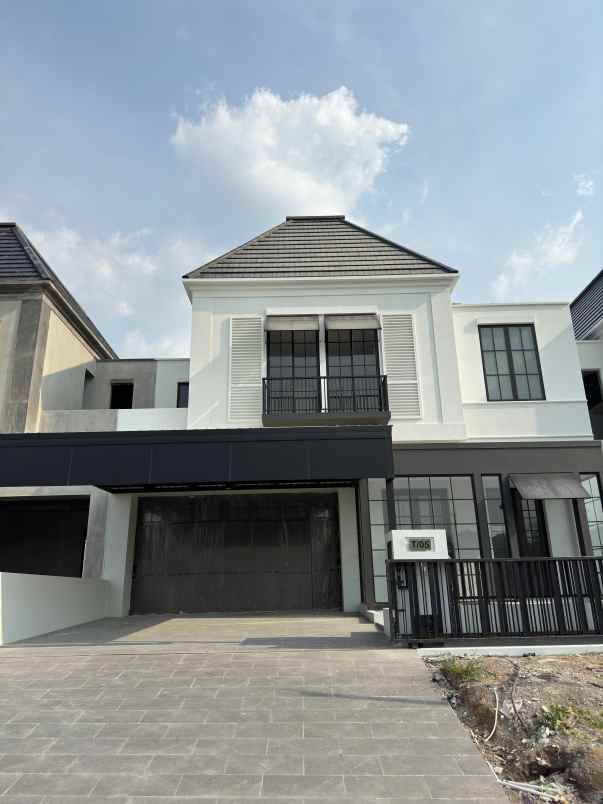 rumah mewah type aquata di sambiroto semarang