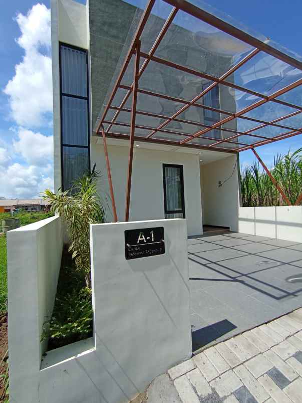 rumah minimalis 2 lantai lokasi dekat sukun