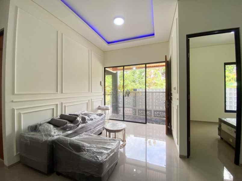 rumah modern siap huni semi furnish di dekat uii