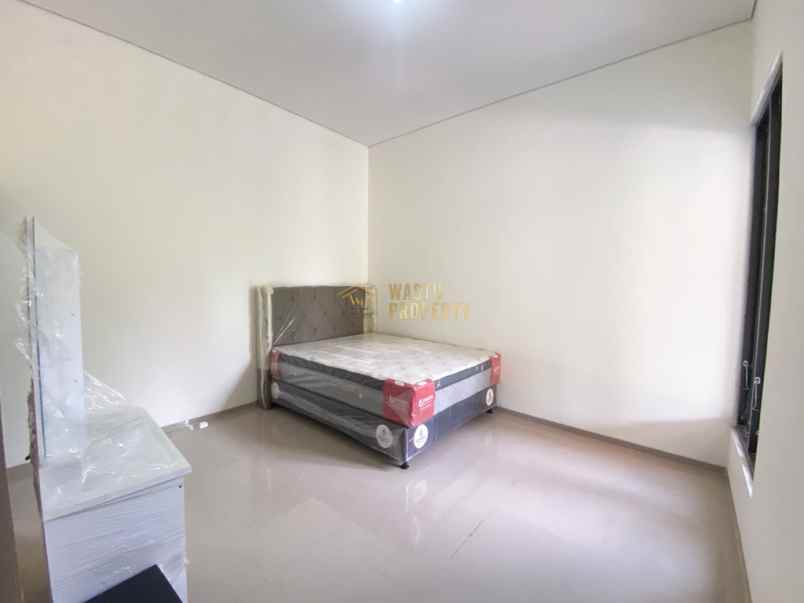 rumah modern siap huni semi furnish di dekat uii