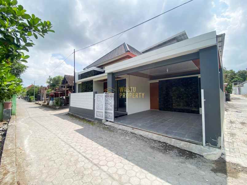rumah modern siap huni semi furnish di dekat uii
