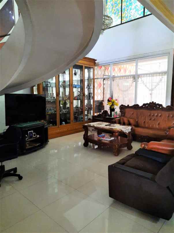 rumah perumahan taman modern