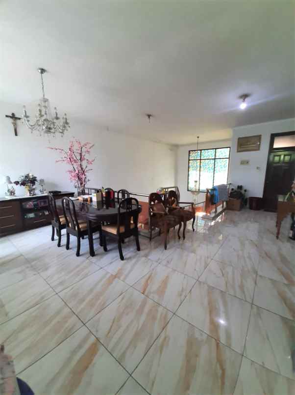 rumah perumahan taman modern