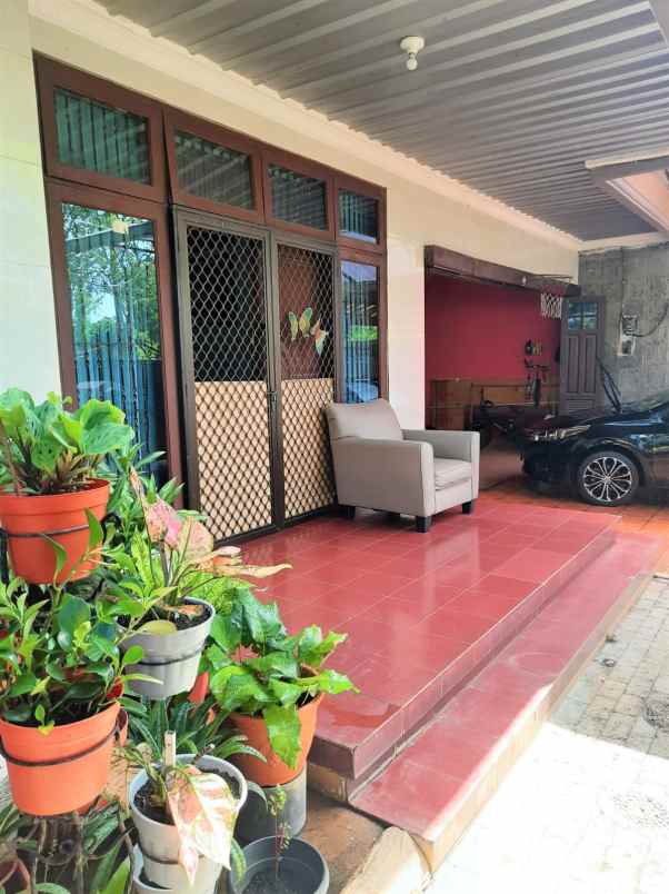 rumah perumahan taman modern