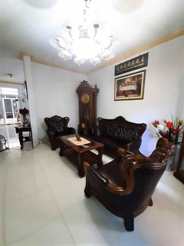 rumah perumahan taman modern